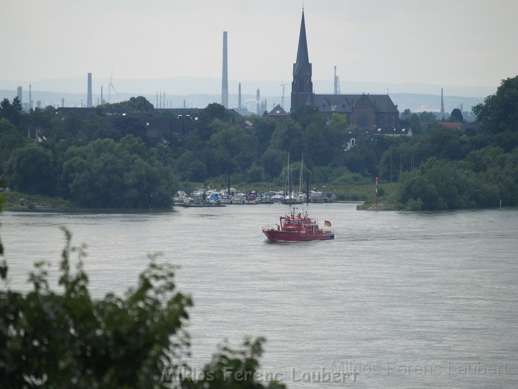 Feuerloeschboot 10-2      P125.JPG